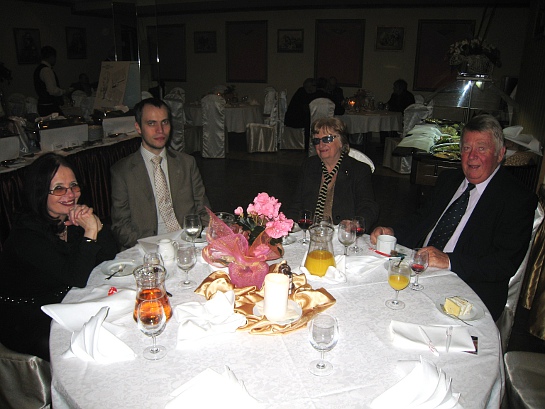 Pani prezes Krystyna Trzosek i bardzo lubiana przez jubilata prof. Zofia Bolkowska Pani prezes Krystyna Trzosek i bardzo lubiana przez jubilata prof. Zofia Bolkowska